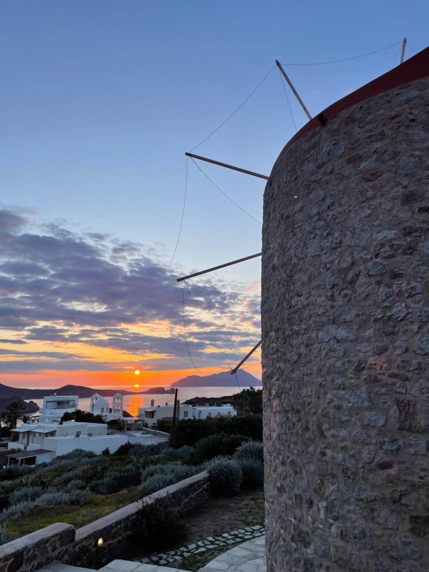 Marketos Windmill And Houses Tripiti Exteriör bild